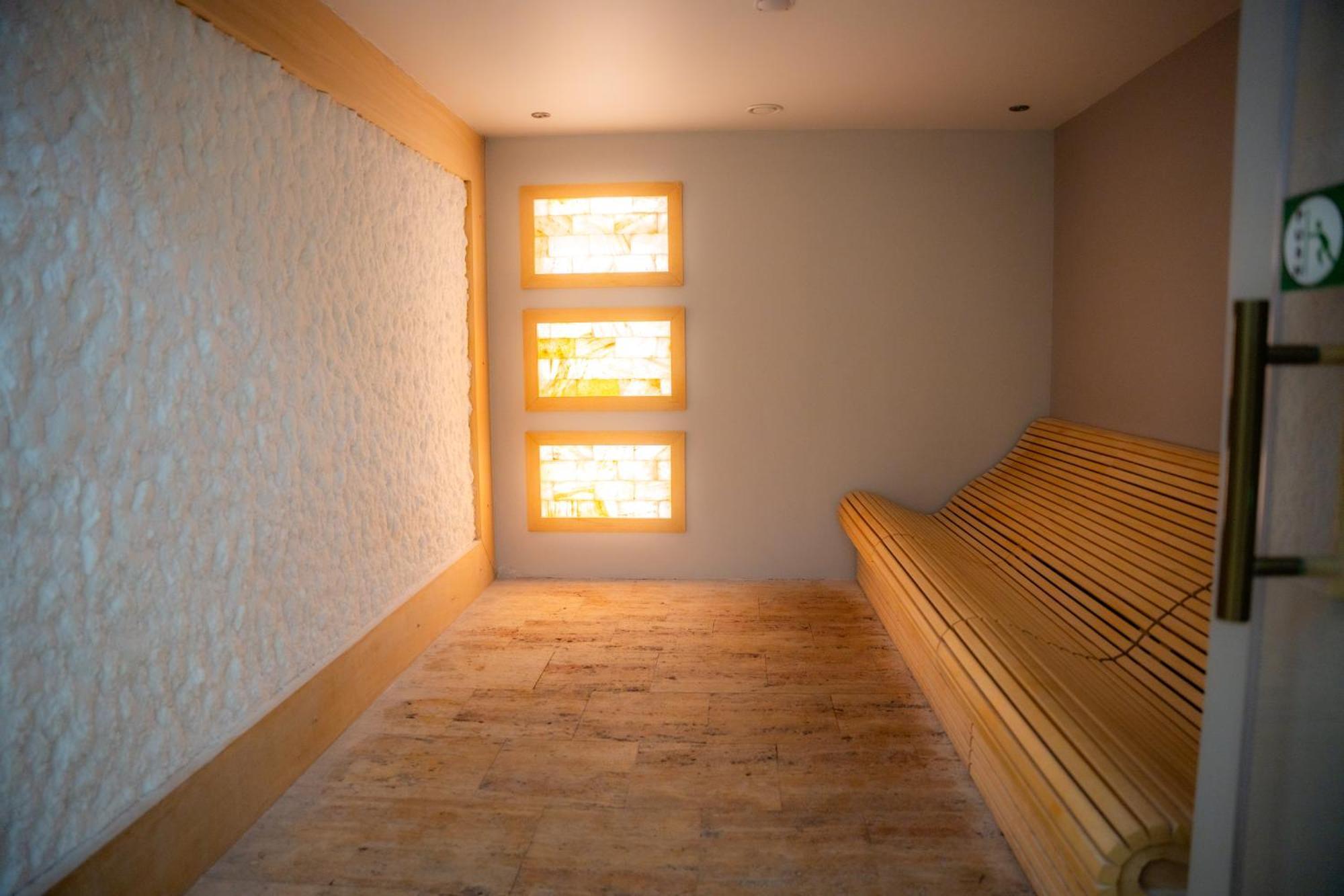 A Hoteli - Hotel Park Vrnjačka Banja Kültér fotó A salt room