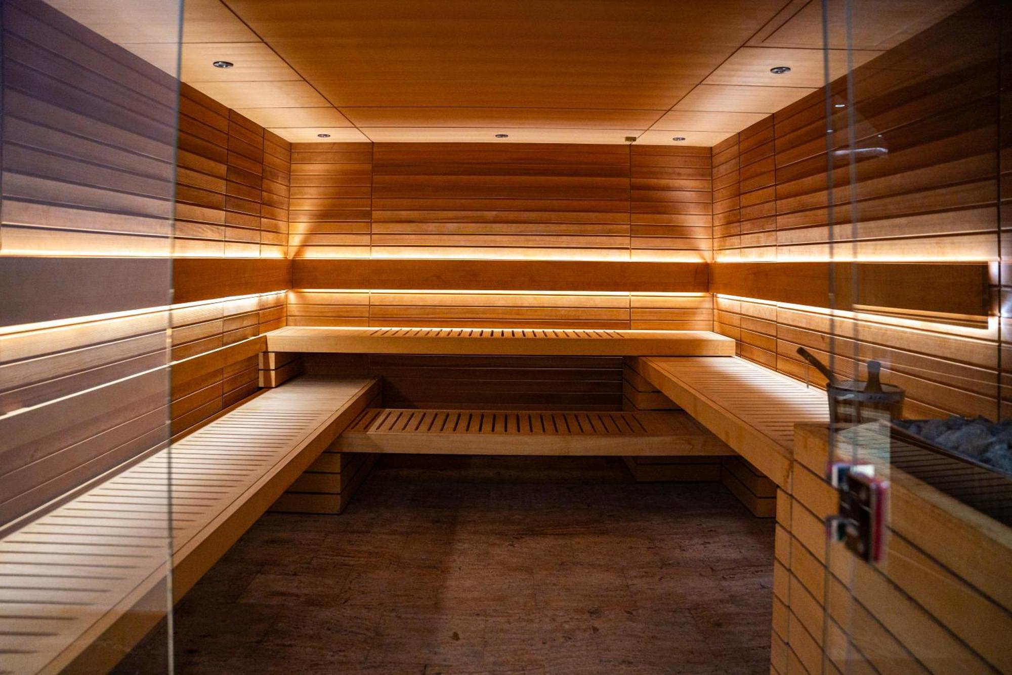 A Hoteli - Hotel Park Vrnjačka Banja Kültér fotó A modern Finnish sauna