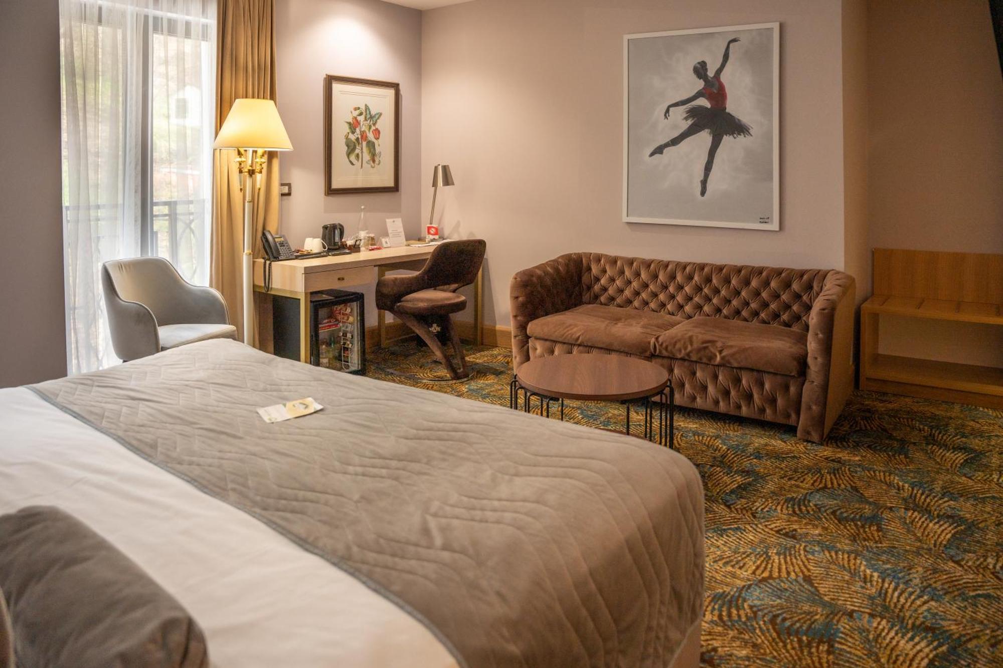 A Hoteli - Hotel Park Vrnjačka Banja Kültér fotó A room at the hotel